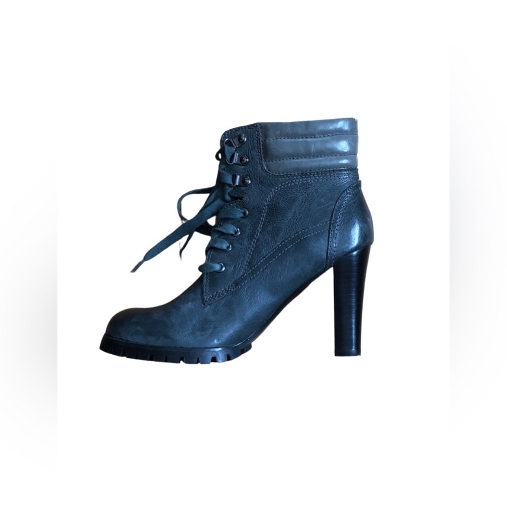 Two Lips | NWOT Green Lace Up Bootie
